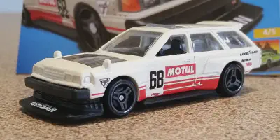 /img/45712-diecast-car-display.webp