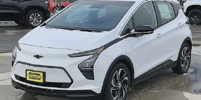 /img/45715-chevrolet-bolt-diecast-display.webp