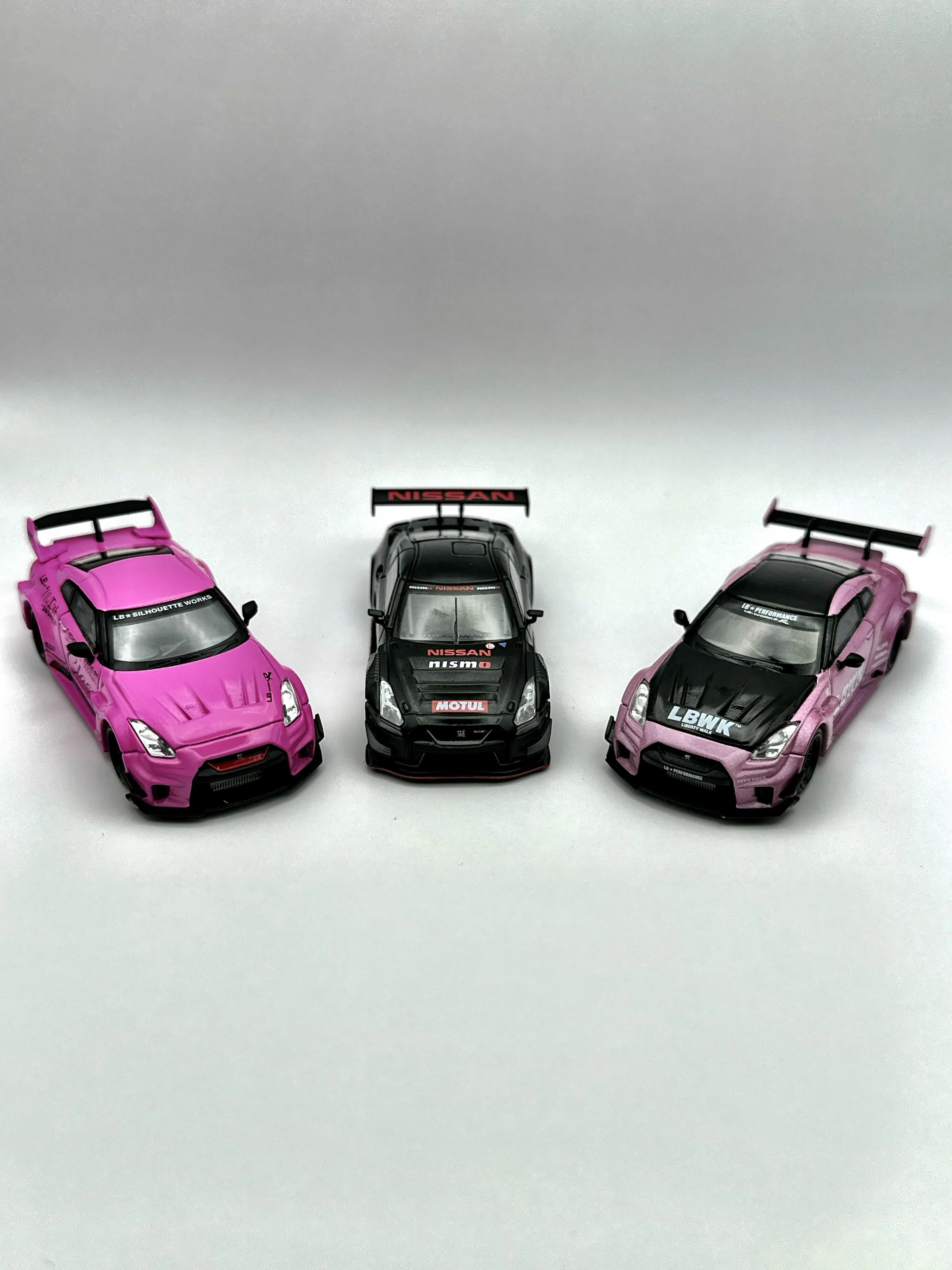 /img/45731-gtr-diecast-mobil-cleaning.webp