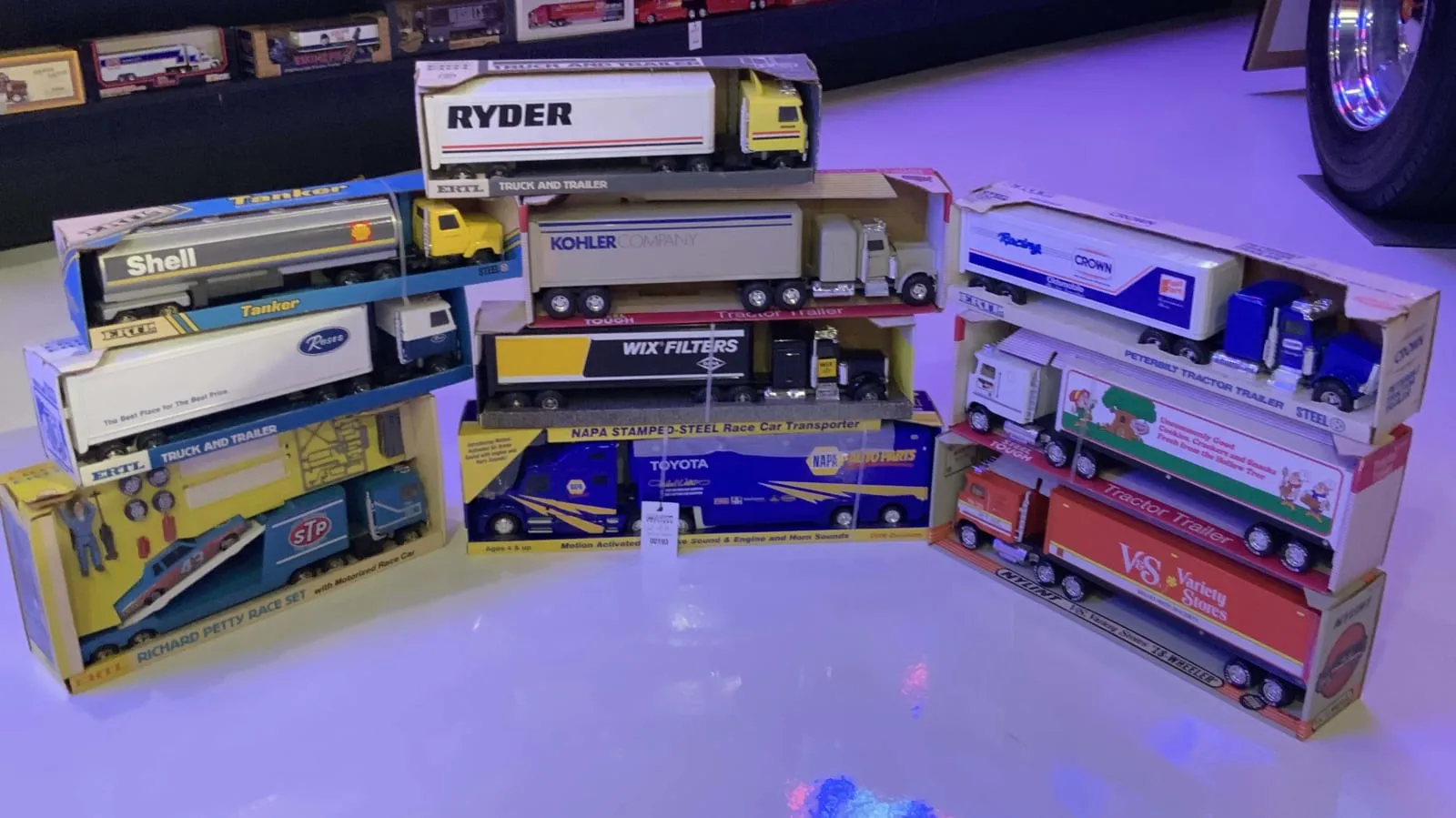 /img/45739-diecast-semi-trucks-display.webp