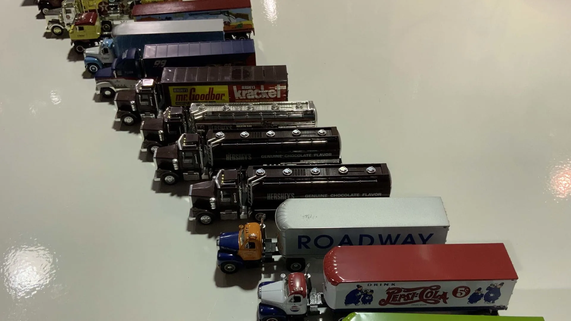 45739 freightliner fld diecast