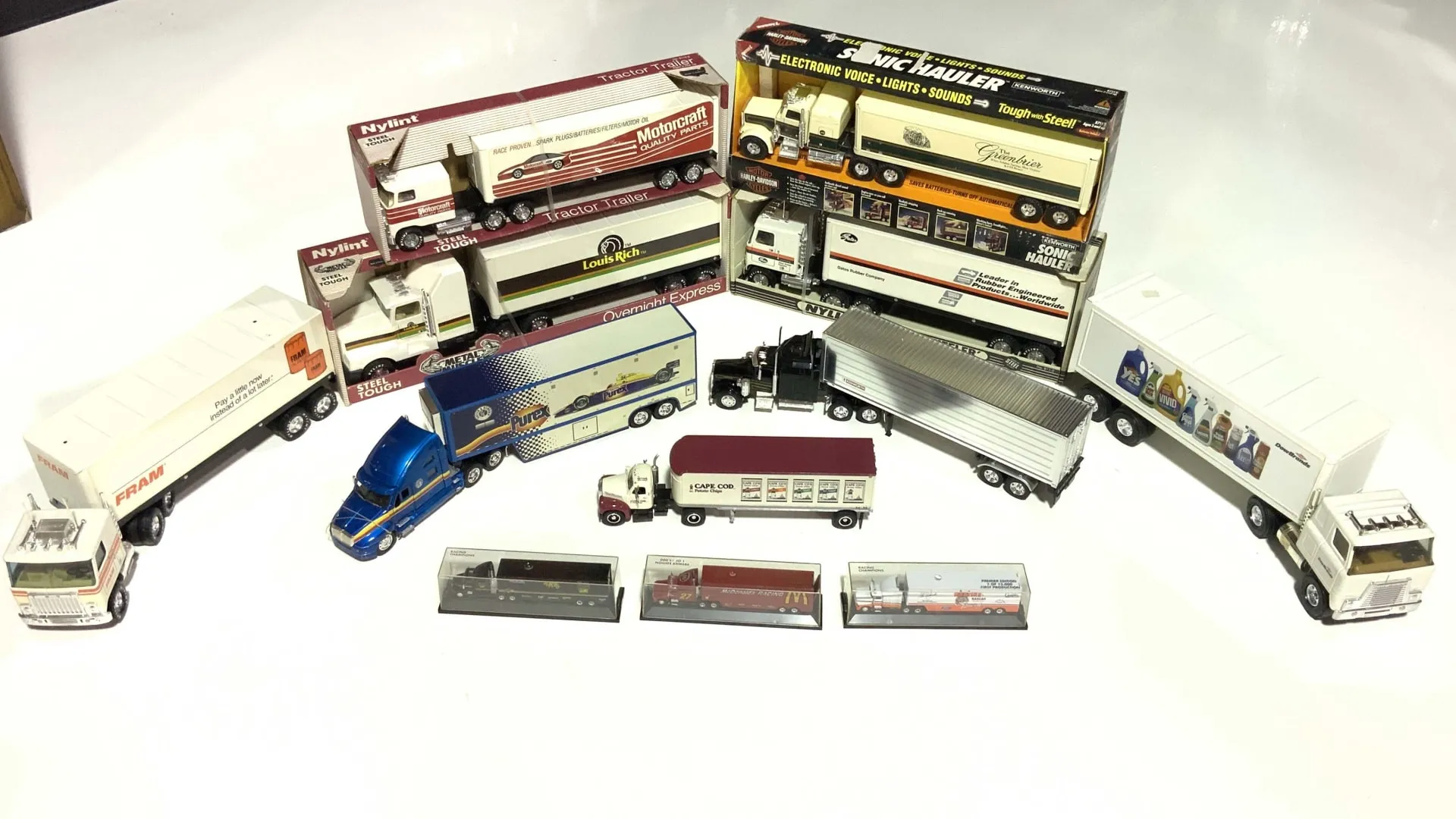 45739 peterbilt 379 diecast