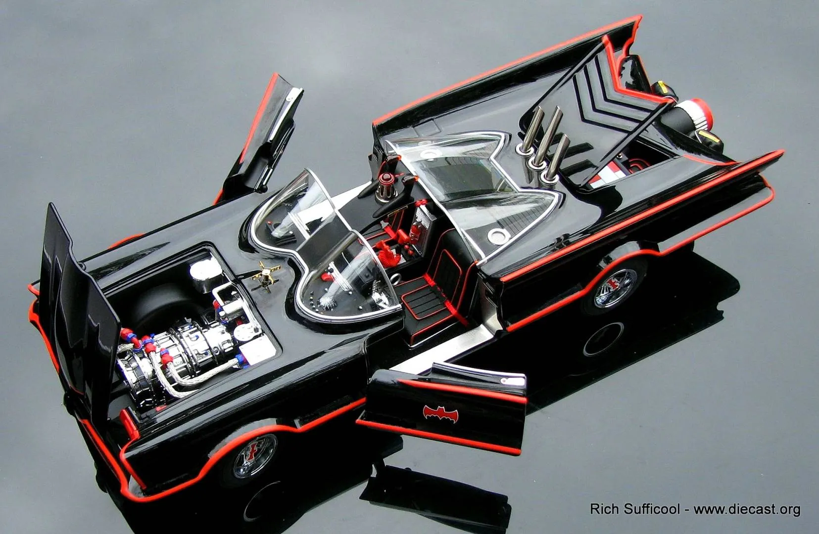 45746 diecast batmobile 6