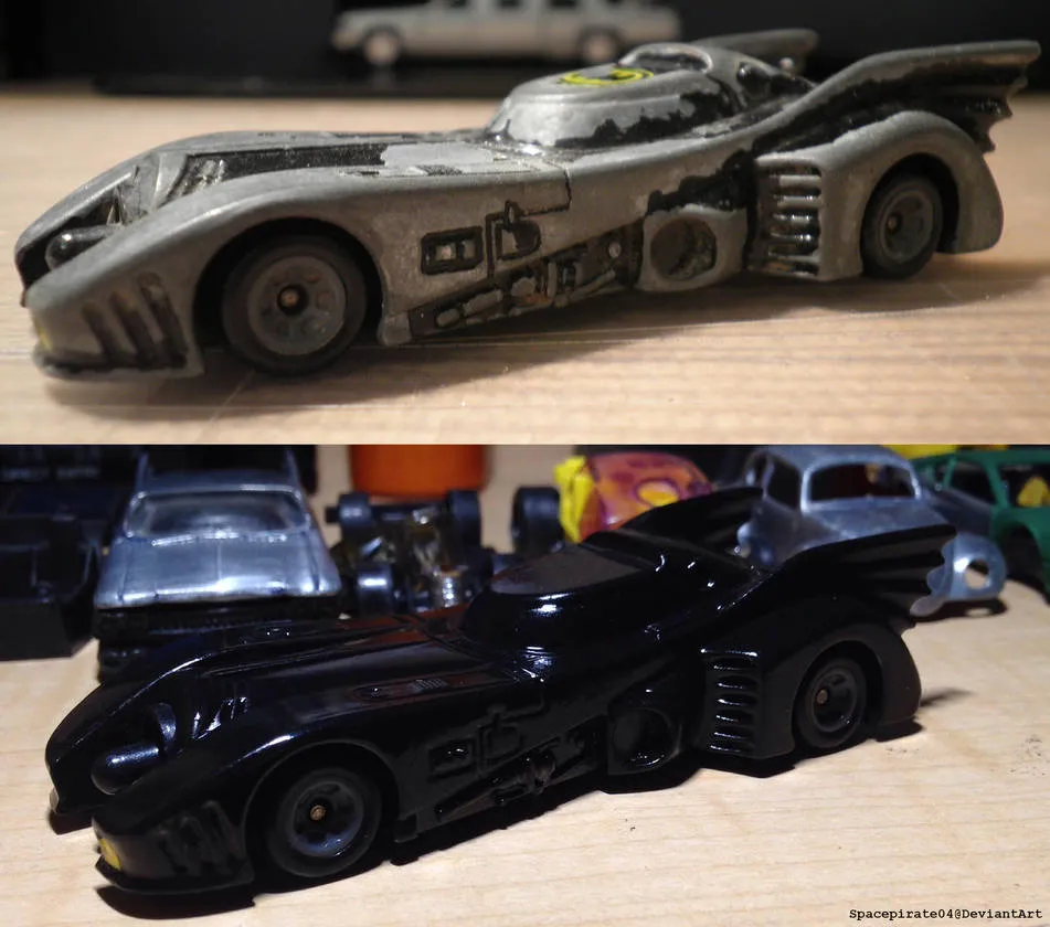 /img/45746-diecast-batmobile-display-7.webp