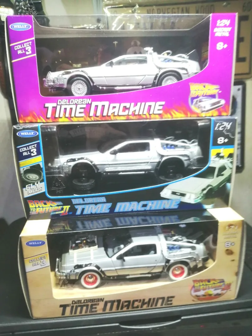 /img/45750-delorean-diecast-cleaning.webp