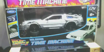 /img/45750-delorean-diecast-cleaning.webp