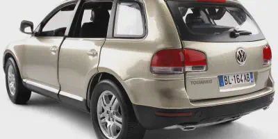 /img/45754-vw-touareg-diecast-model-side-view.webp