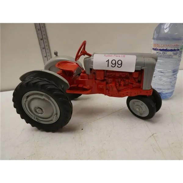 45781 diecast tractor seller