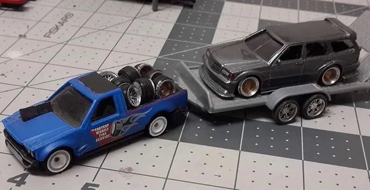 /img/45784-louisville-diecast-collection.webp