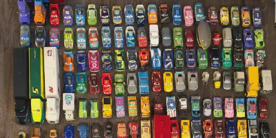/img/45791-cars-3-diecast-display.webp