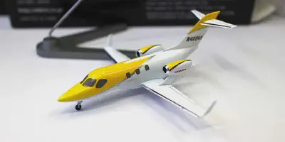 /img/45800-hondajet_diecast_display.webp