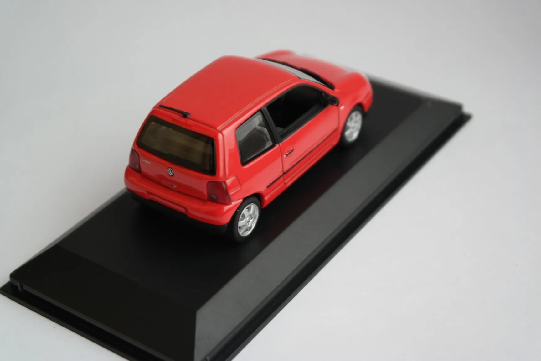 45801 vw lupo diecast model 5