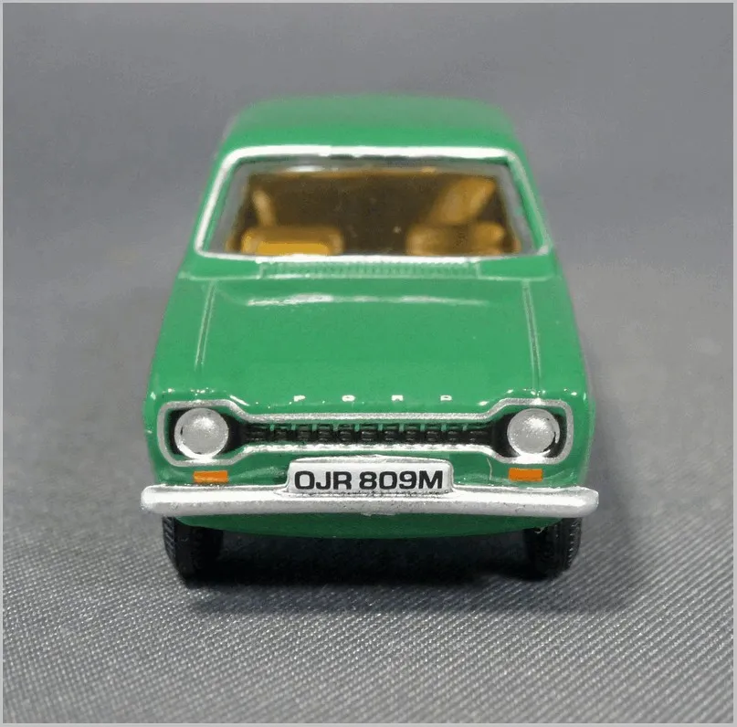 45811 ford escort mk1 diecast red