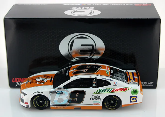 45818 chase elliott little caesars diecast 1