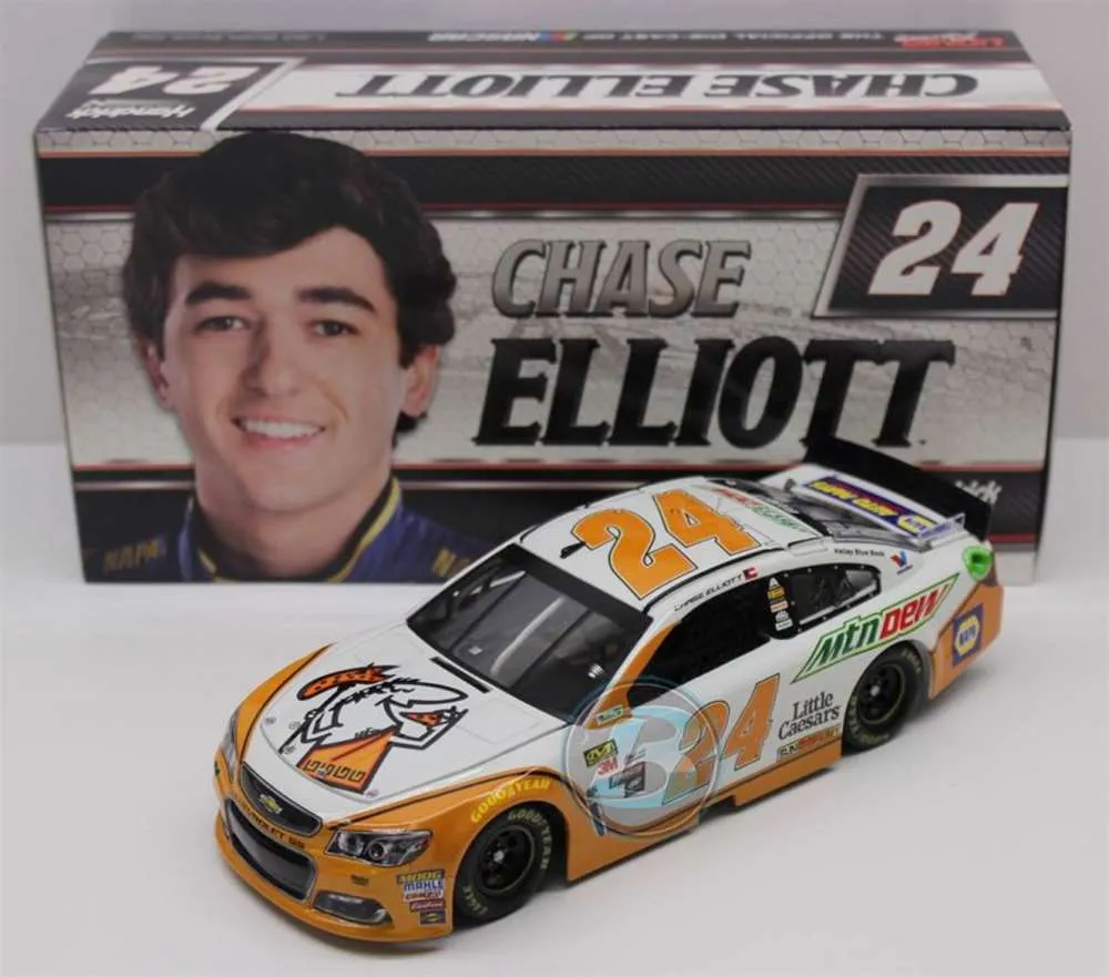 45818 chase elliott little caesars diecast 5