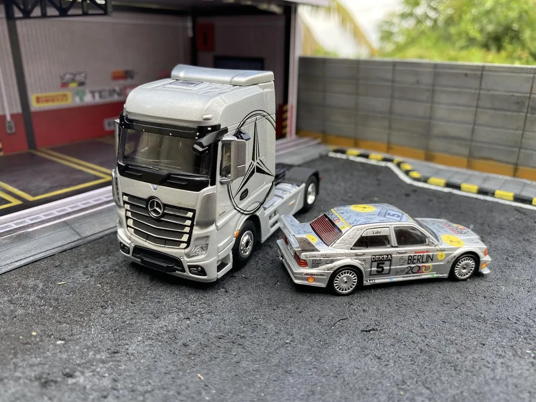 45843 mini gt classic car