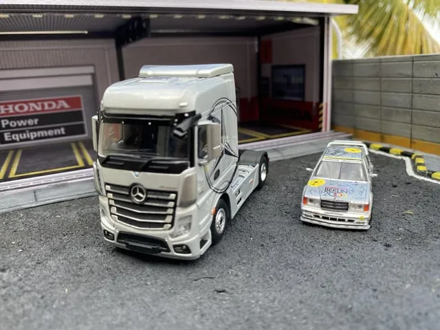 45843 mini gt icon model