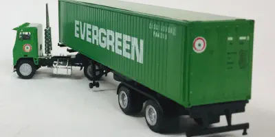 /img/45844-diecast-tractor-trailer-collection.webp