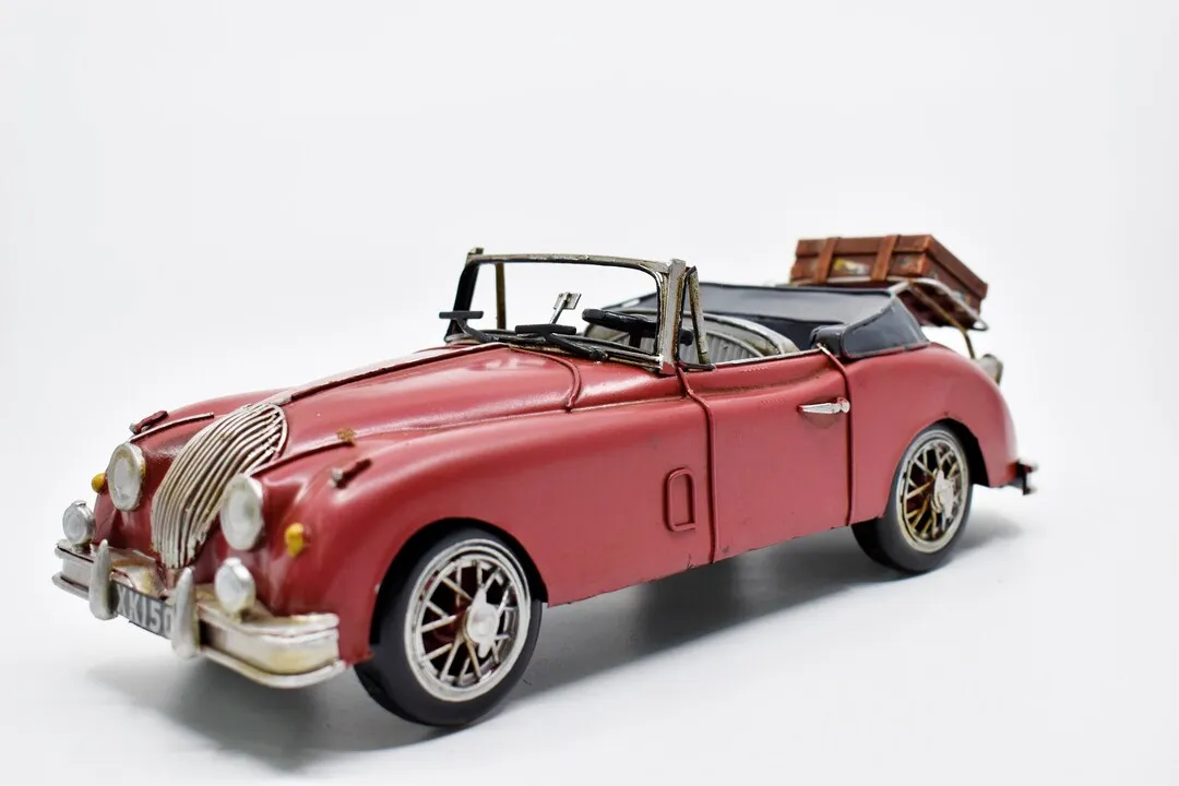 45851 jaguar xk8 diecast