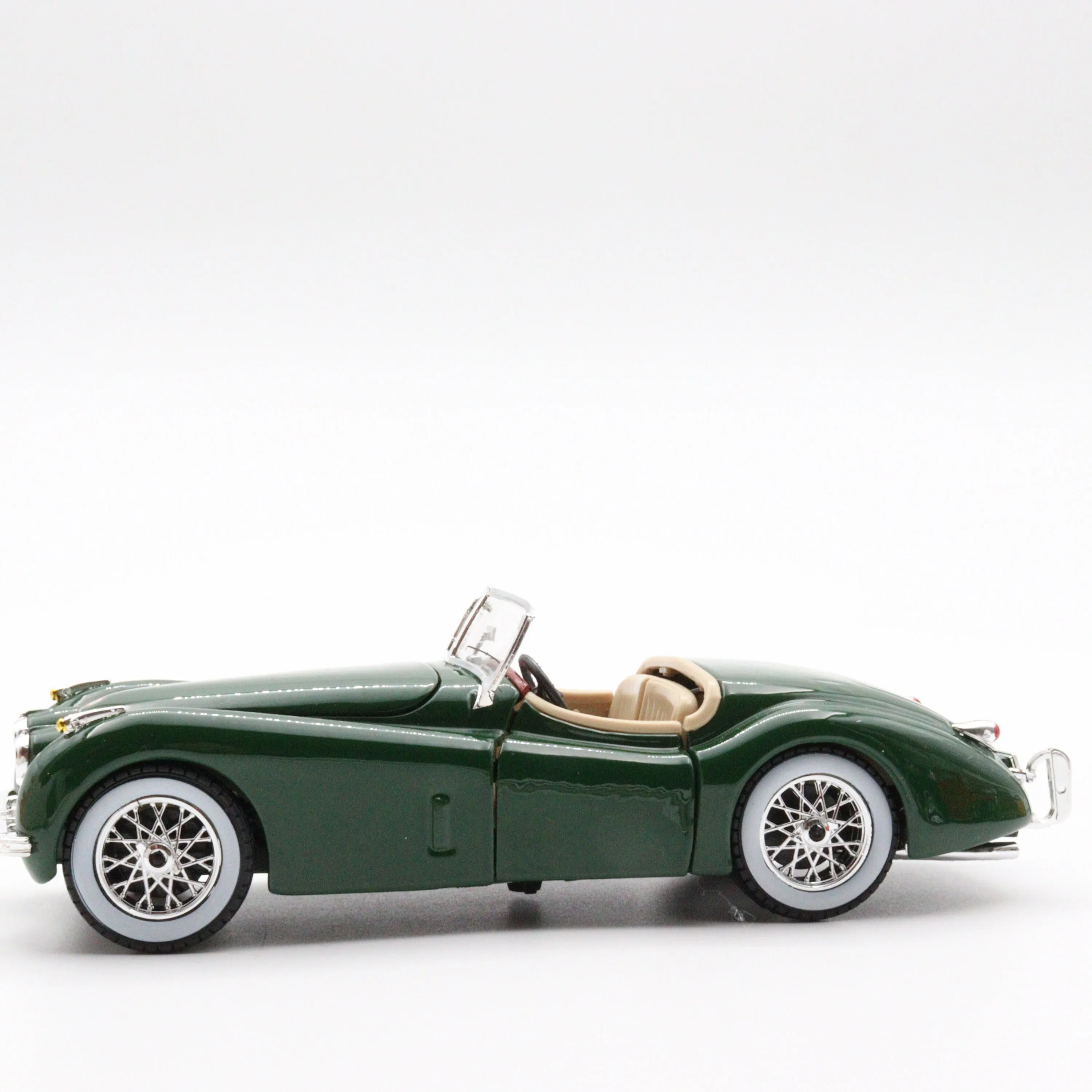 45851 jaguar xkss diecast