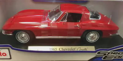 /img/45864-diecast-car-cleaning.webp