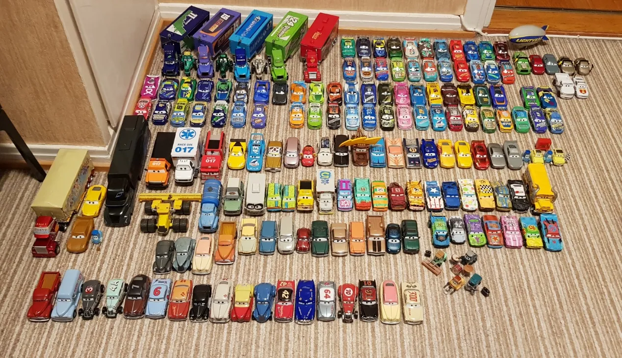 45868 cars 3 diecast display
