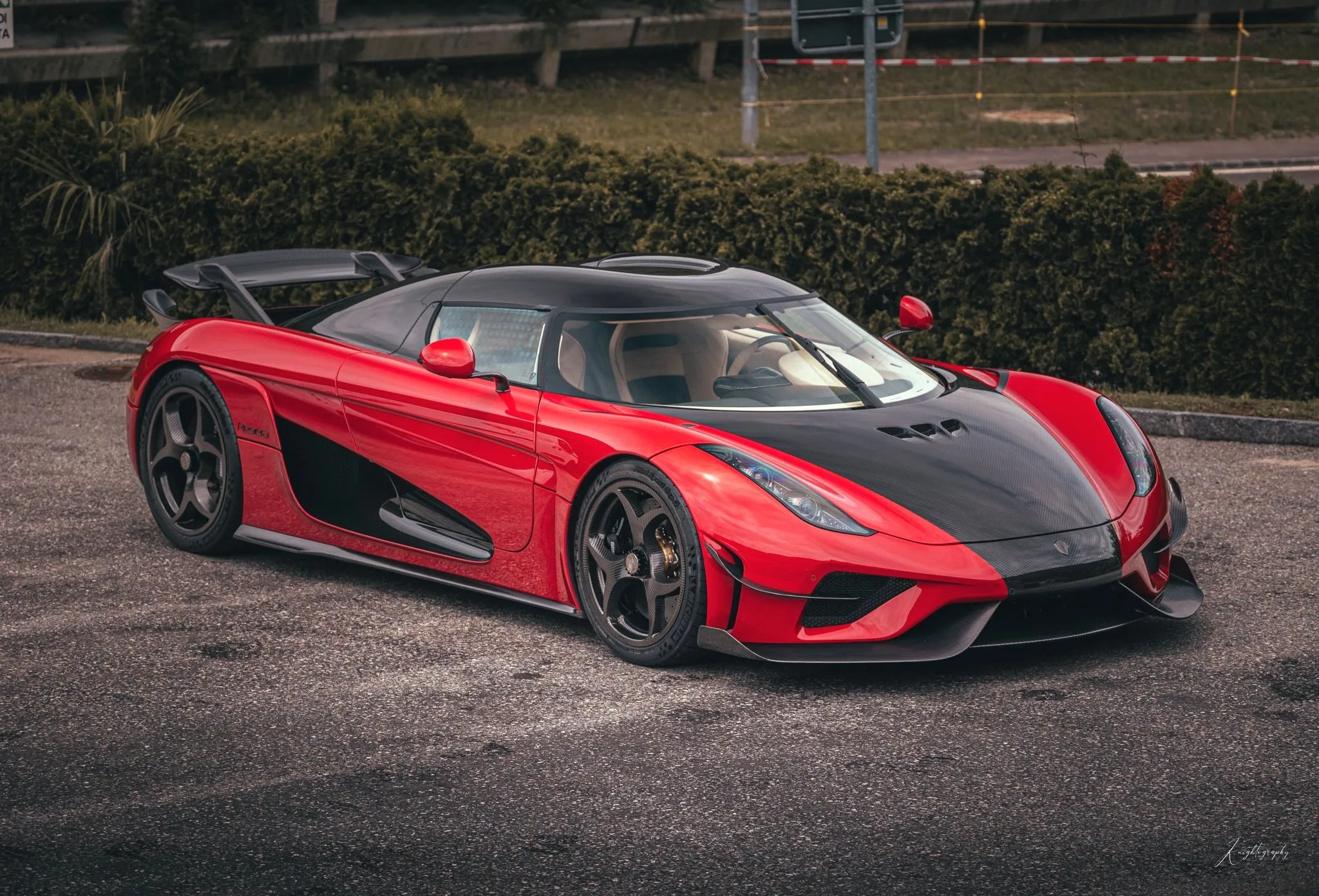 45869 displaying regera diecast