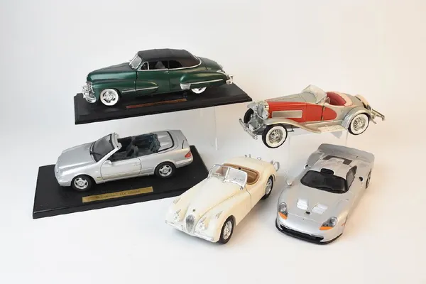 45875 diecast models display