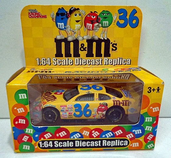 /img/45876-racing-champions-car-display.webp