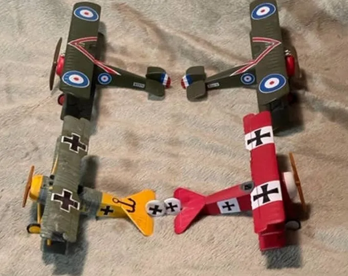 45900 diecast metal airplane close up