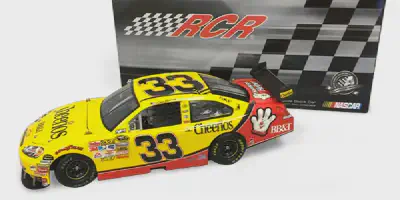 /img/45912-cleaning-diecast-nascar.webp