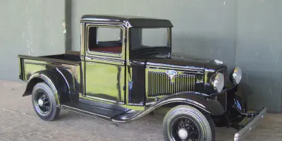 /img/45924-34-ford-coupe-diecast-cleaning.webp