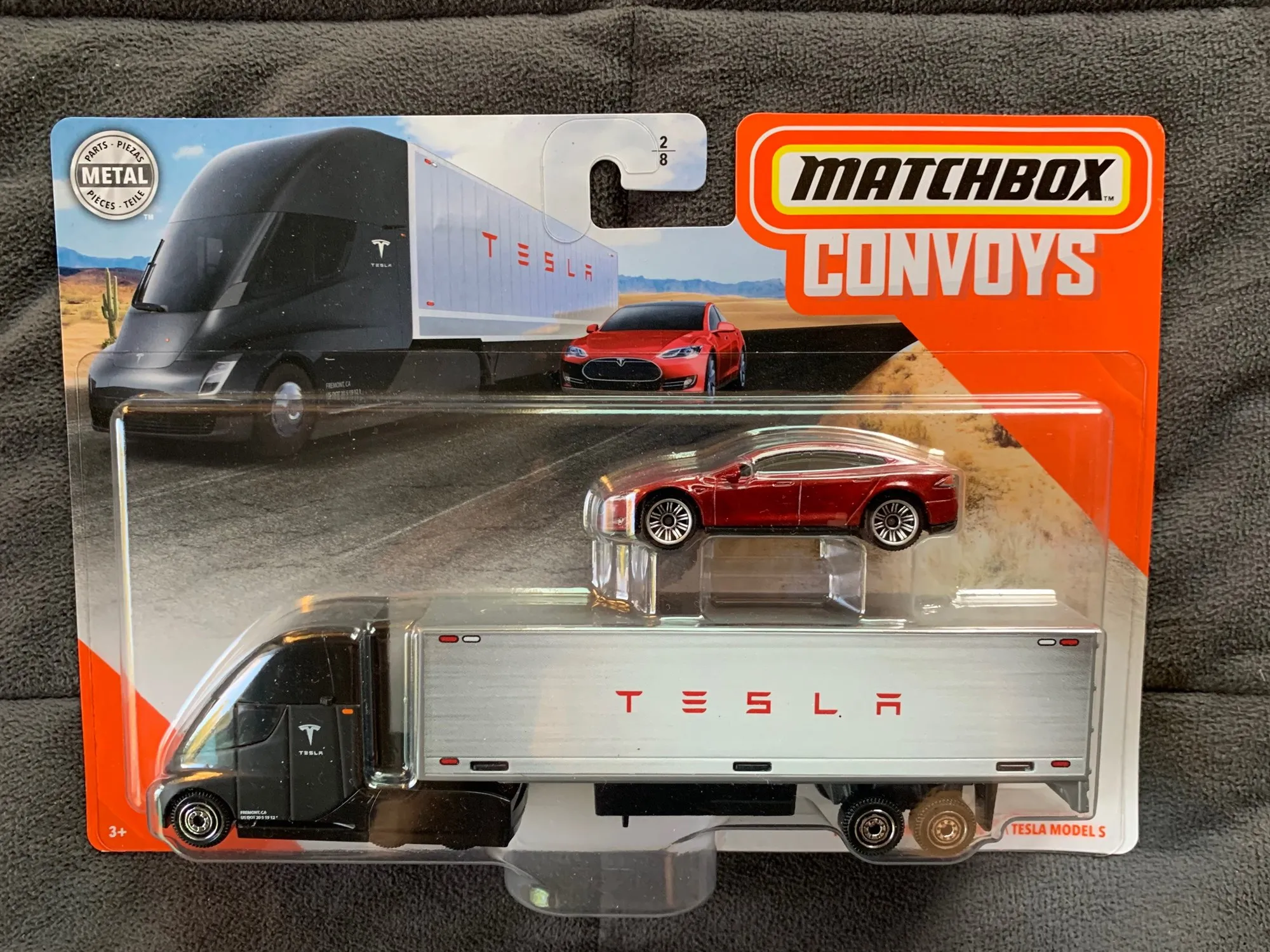 /img/45927-tesla-diecast-display.webp