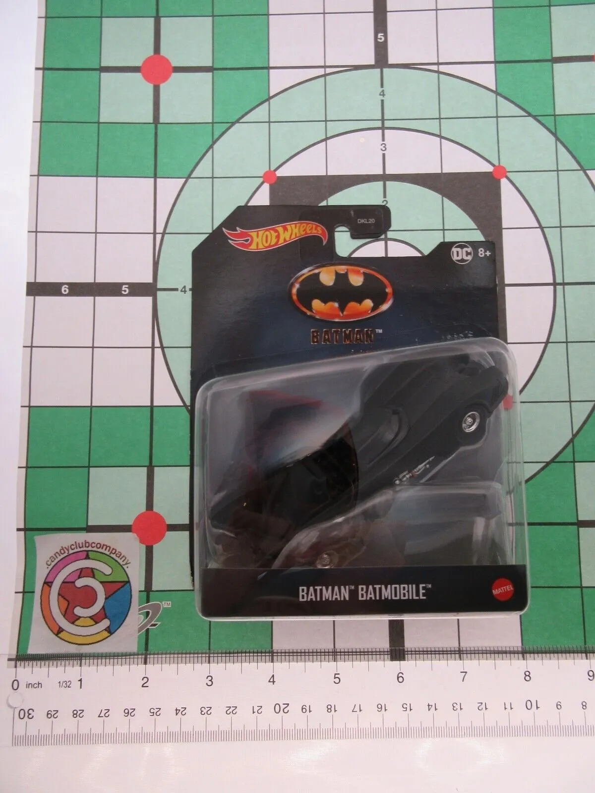 /img/45929-armored-batman-metals-diecast-packaging.webp
