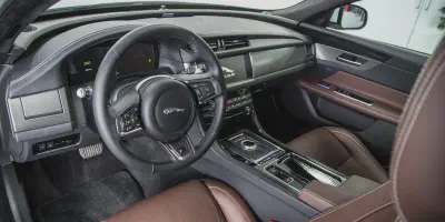 /img/45935-jaguar-xf-sportbrake-diecast-8.webp