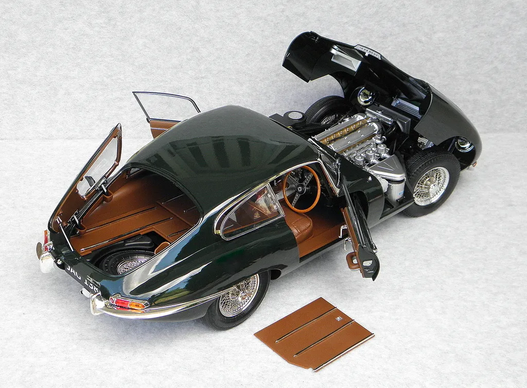 45938 large scale diecast car models detail