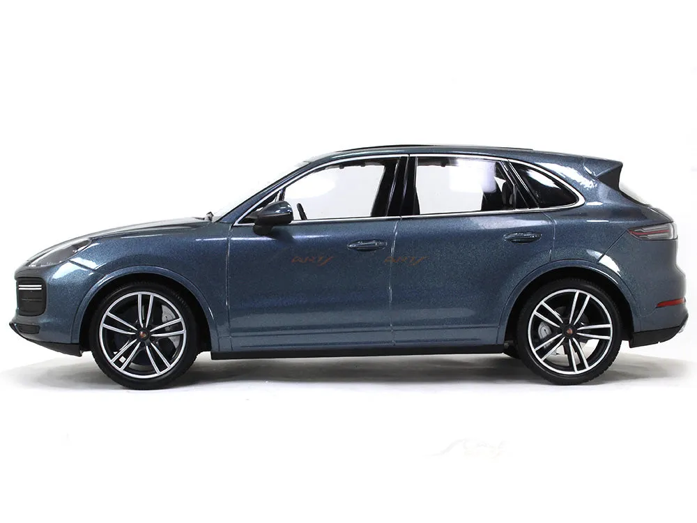 /img/45944-porsche-cayenne-diecast-box.webp