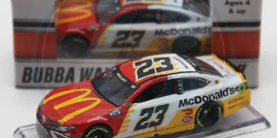 /img/45949-nascar-diecast-display.webp