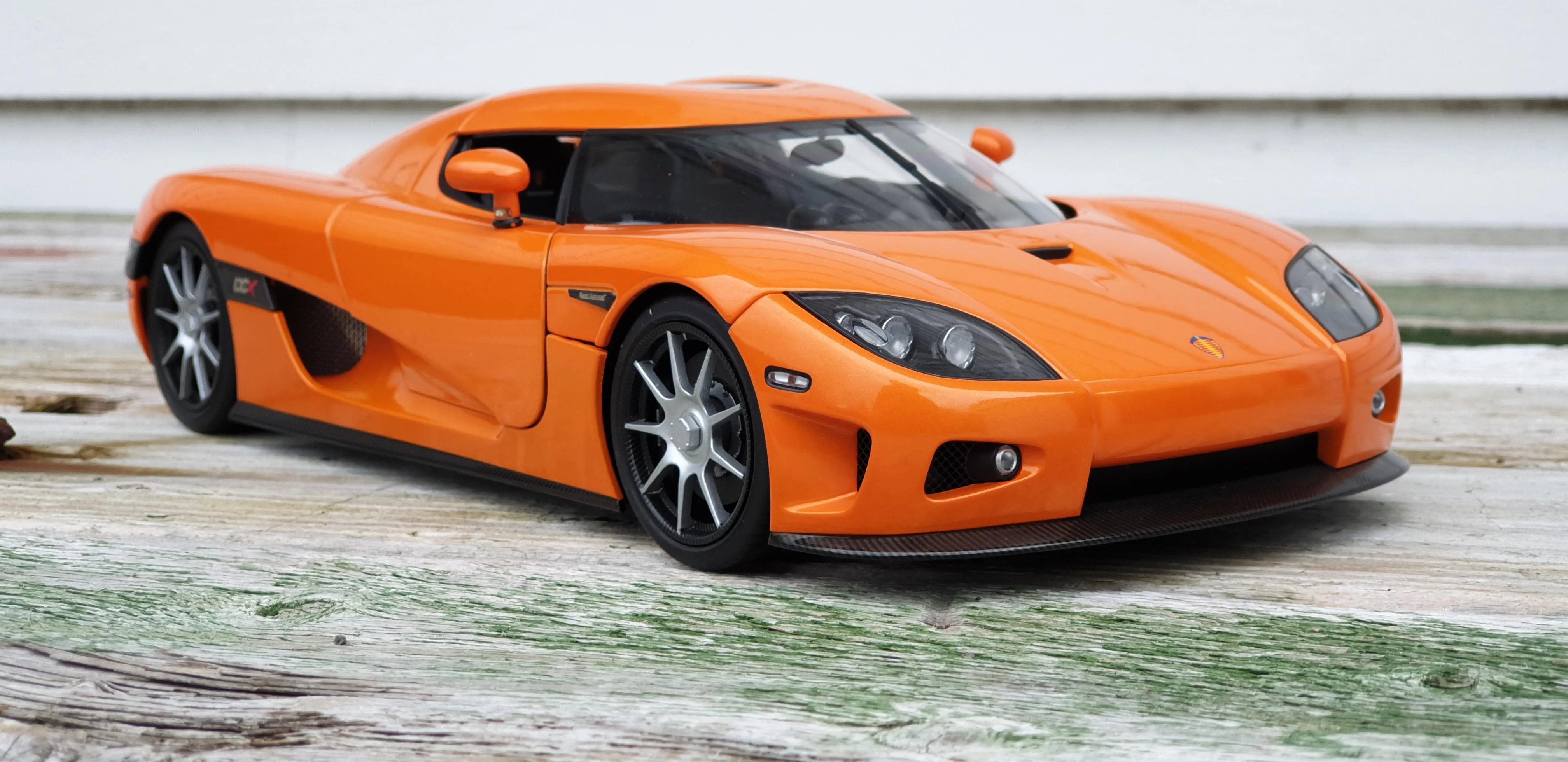 45957 koenigsegg ccx diecast materials