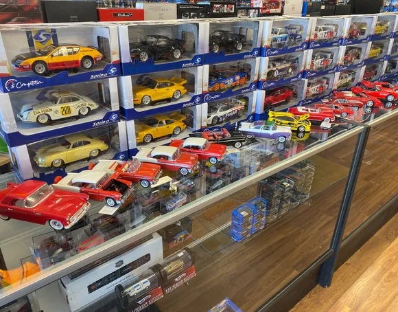/img/45958-diecast-car-show.webp