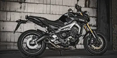 /img/45974-diecast-yamaha-mt09-retailer.webp