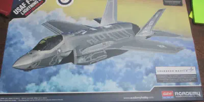 /img/45975-raaf-diecast-model-packaging.webp