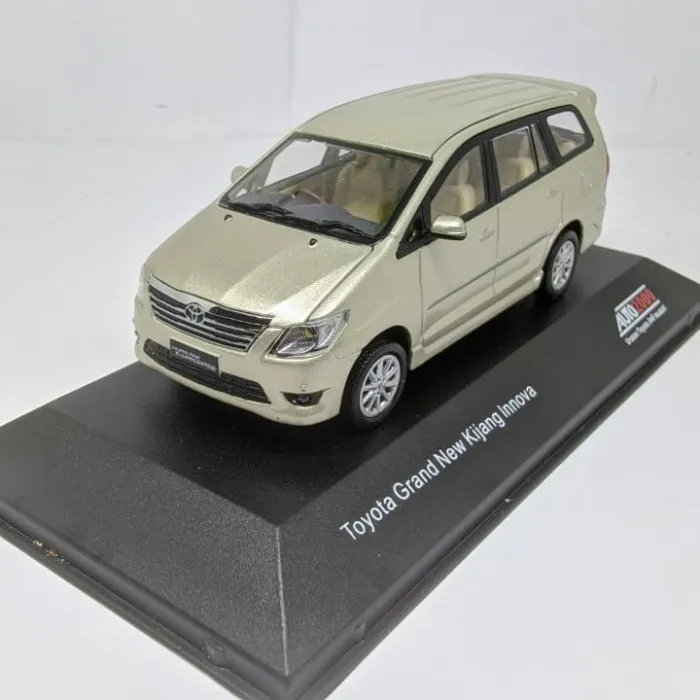 45985 innova diecast scale comparison