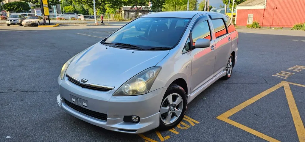 45997 toyota wish 1 18 scale